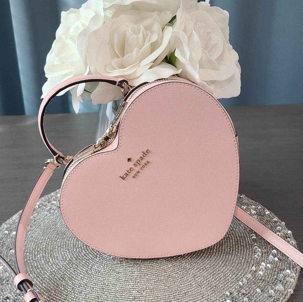 Like New - Kate Spade Heart Crossbody Bag 💕 - Picture 8 of 15